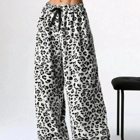 Grey Casual Women's Fleece Leopard Print Lace-Up Loose Pants - Picture 5 of 6